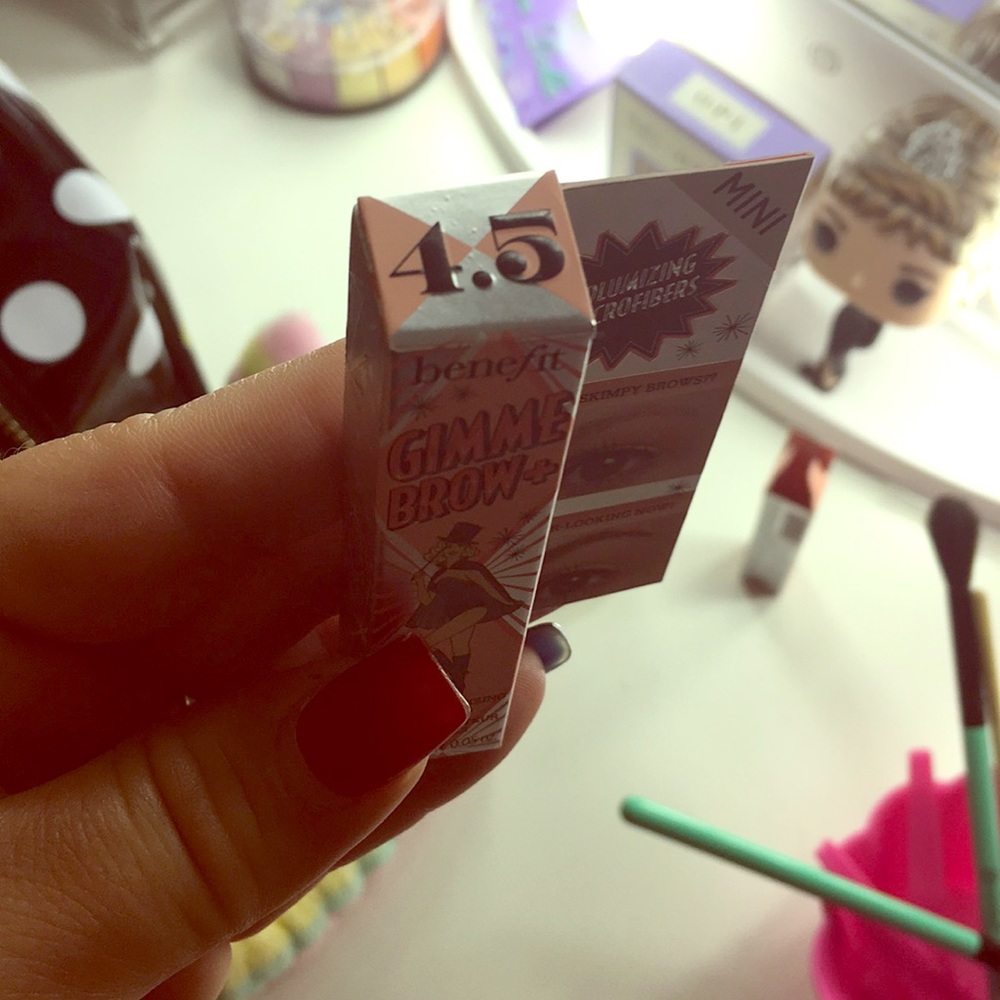 Benefit gummies brow gel in shade 4.5